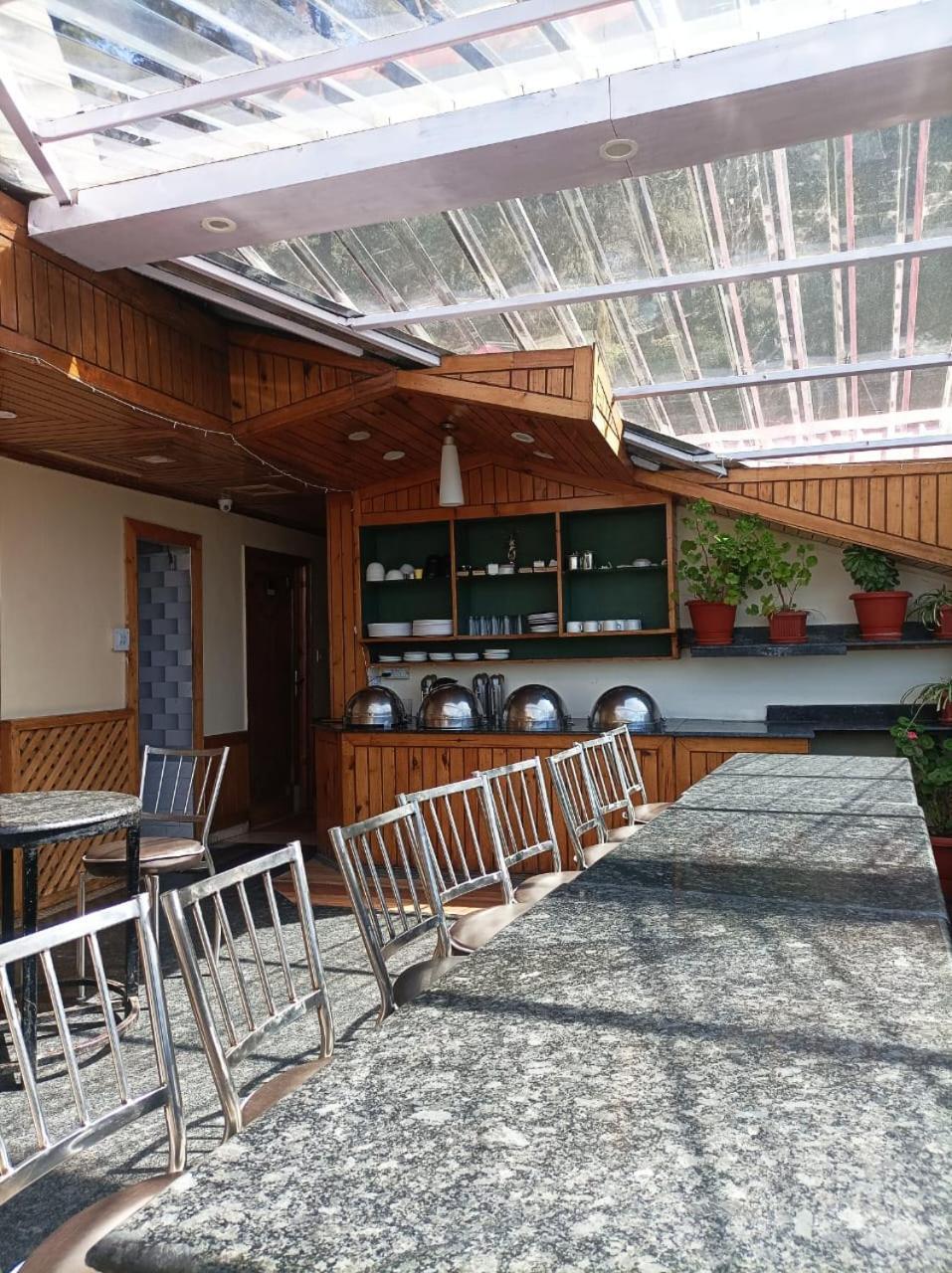 Hotel Rajat Chhota Simla Kültér fotó