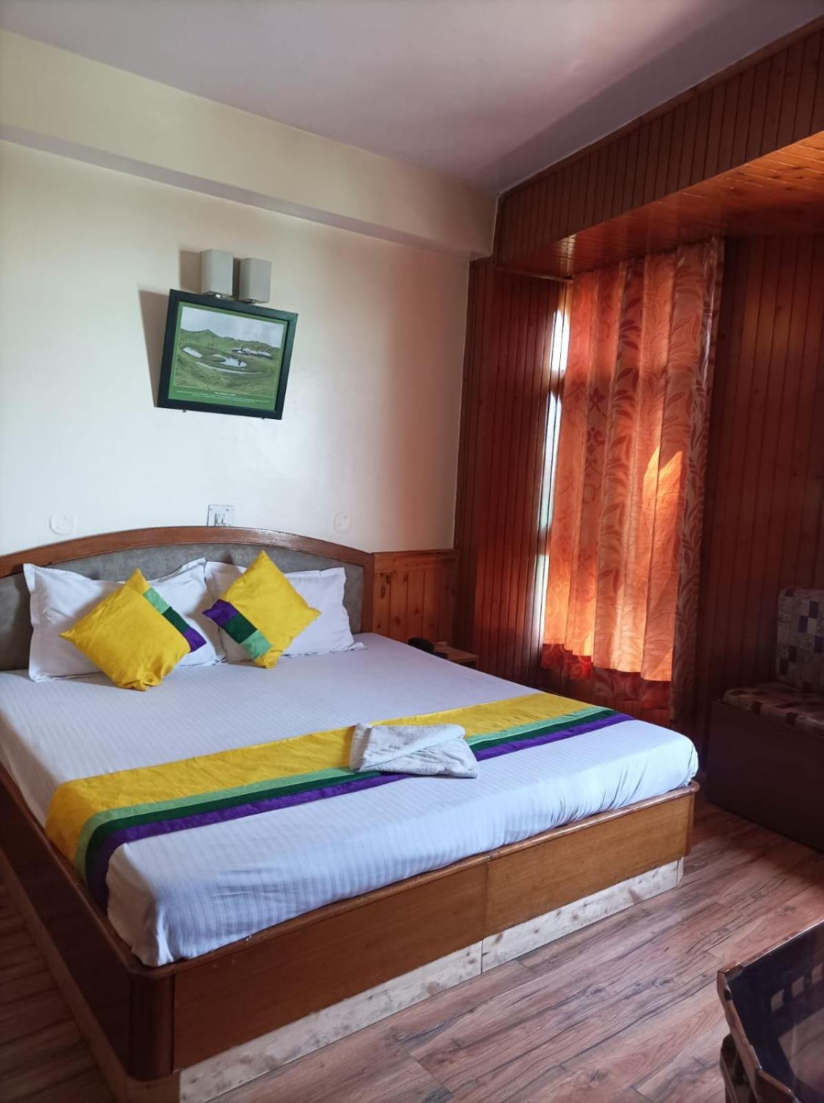 Hotel Rajat Chhota Simla Kültér fotó